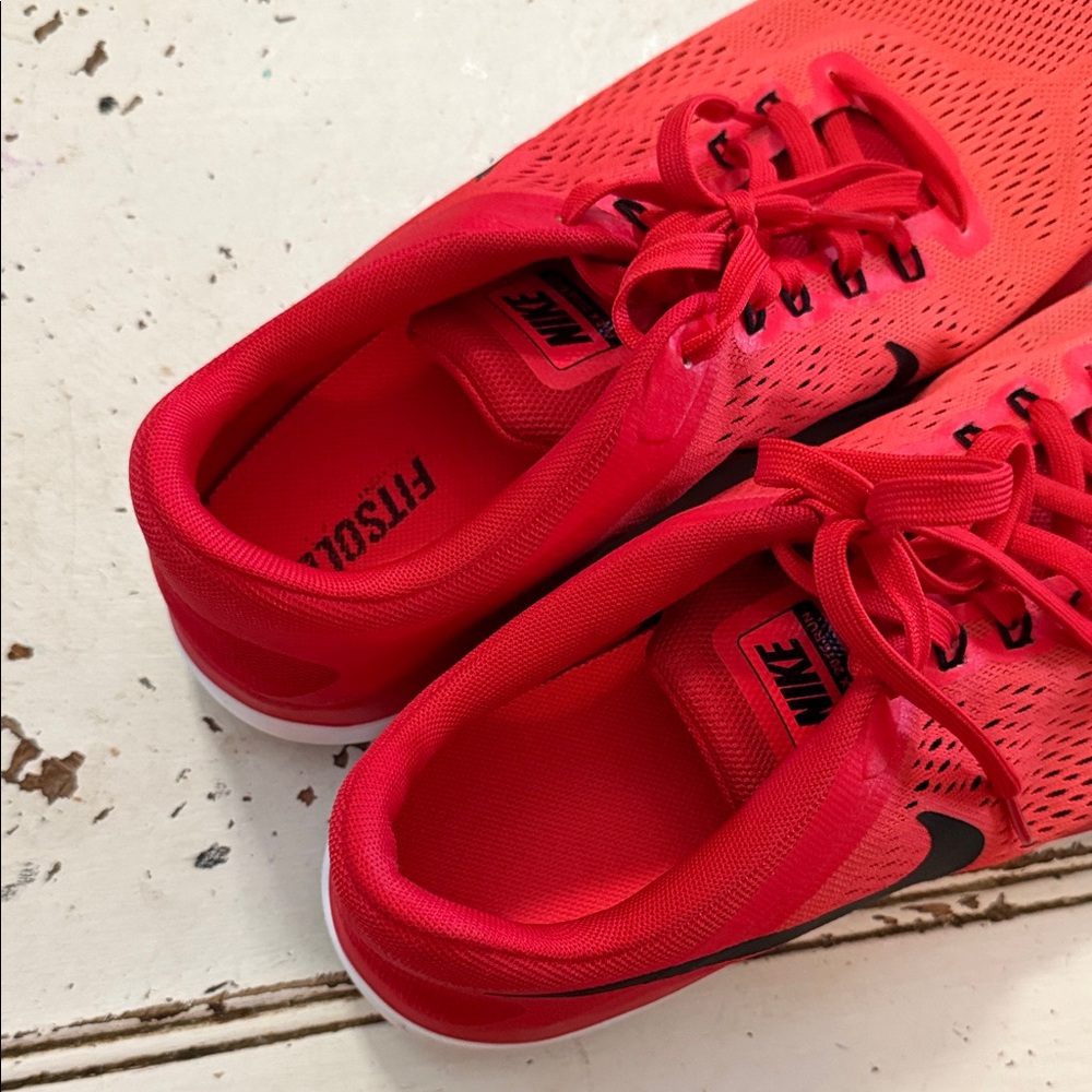 Nike Men’s Flex 2016 Run Shoes - Picture 6 of 8